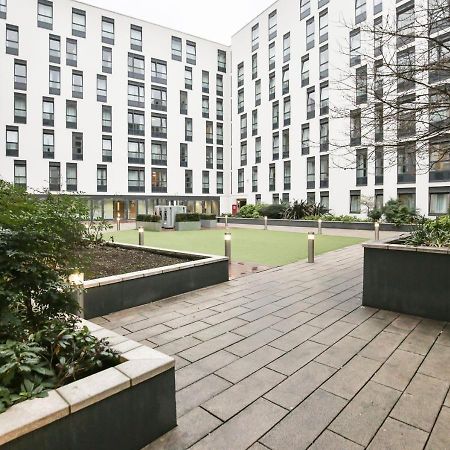 Sterling Court In Wembley London Exterior foto